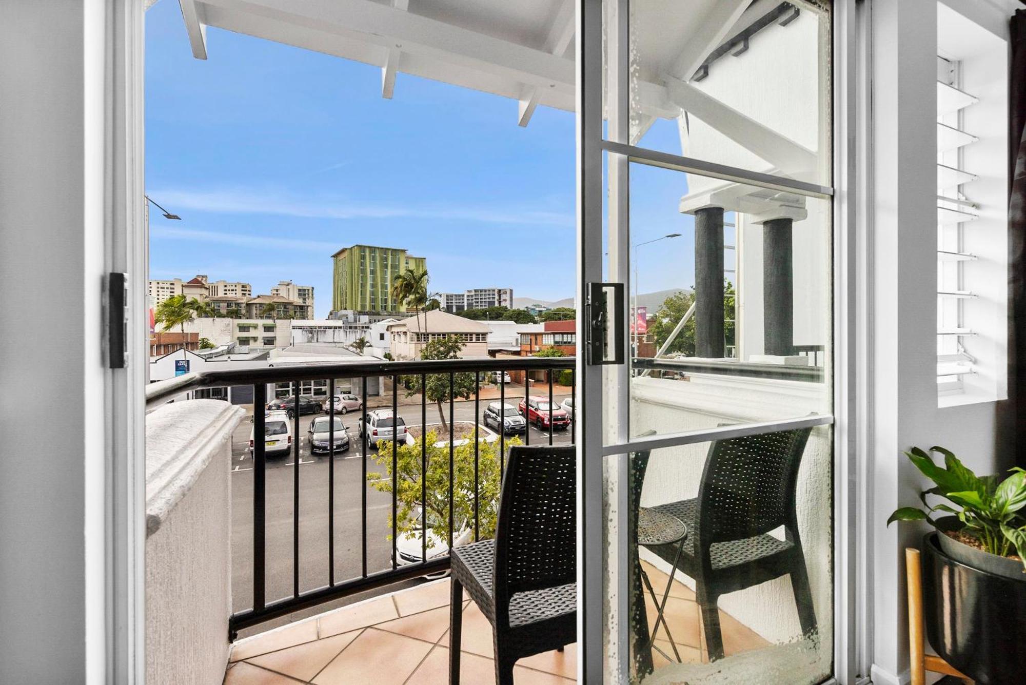 Villa Vaucluse Apartments Cairns Bagian luar foto