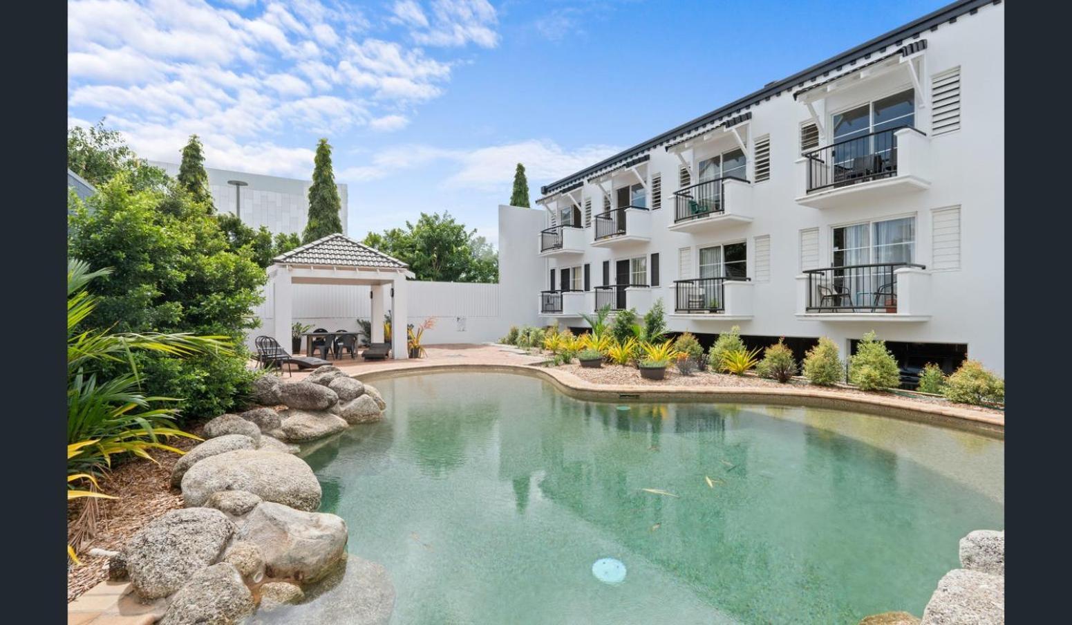 Villa Vaucluse Apartments Cairns Bagian luar foto