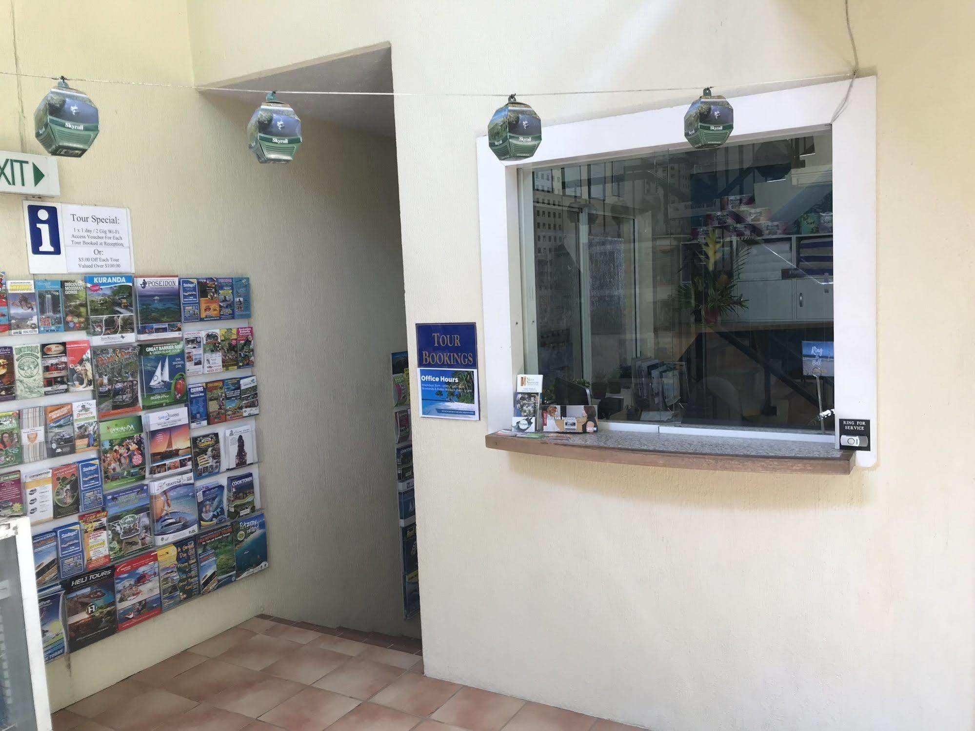 Villa Vaucluse Apartments Cairns Bagian luar foto